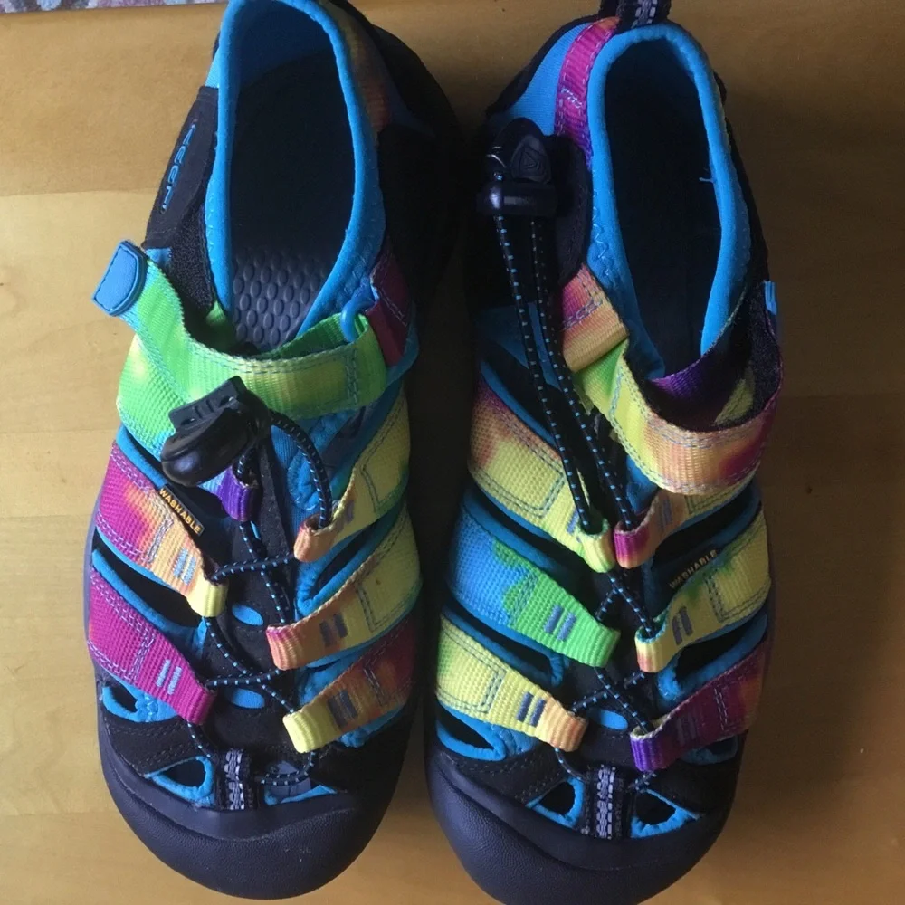 Keen Kids' size 4 Newport H2 sandals in rainbow tie-dye